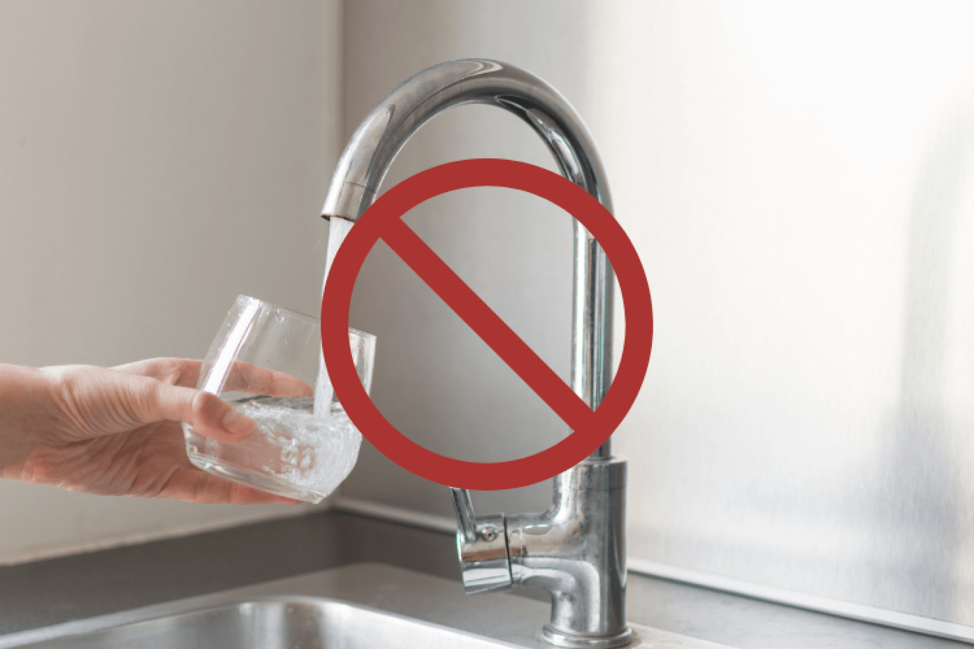 geen kraanwater drinken