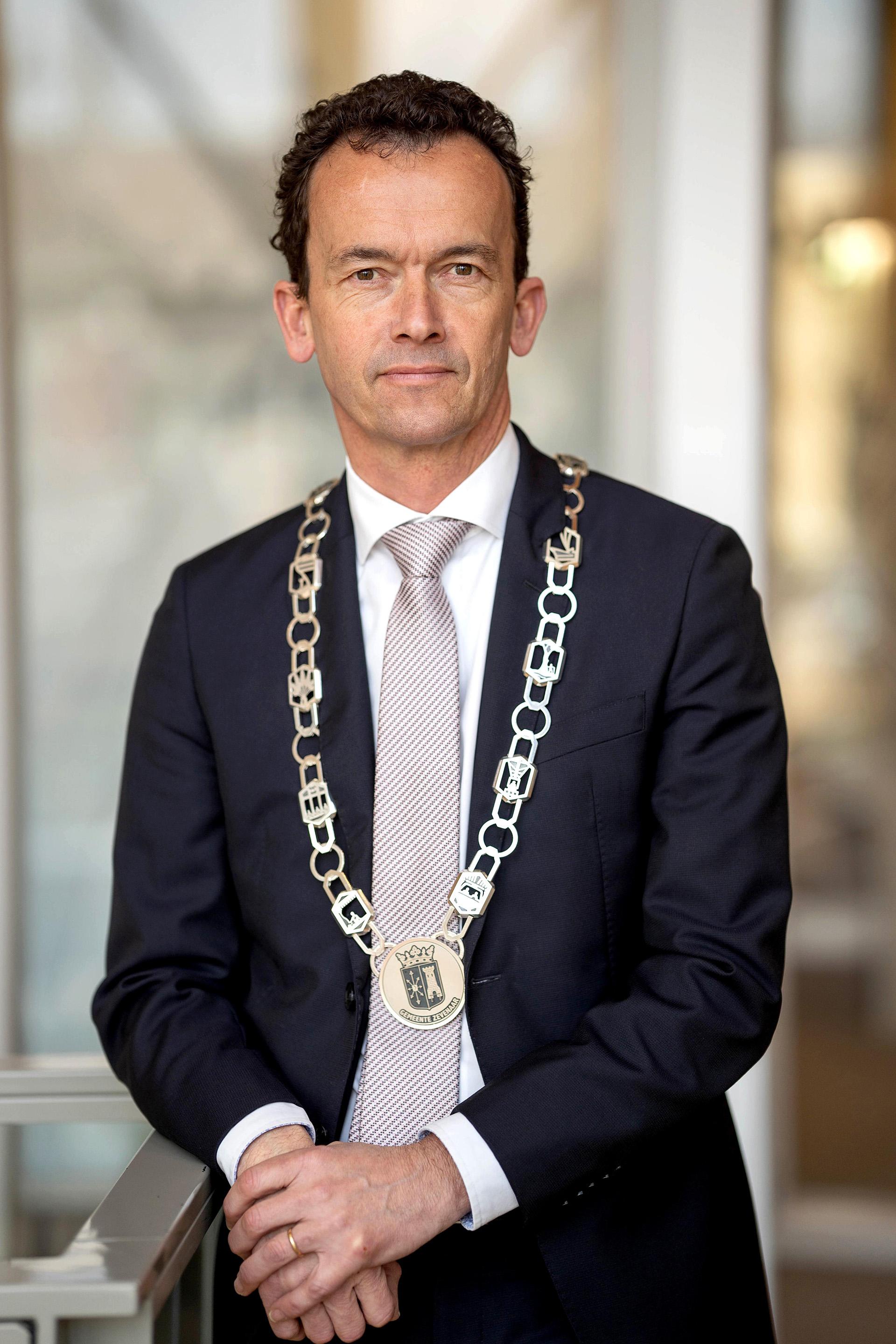 Burgemeester Lucien van Riswijk