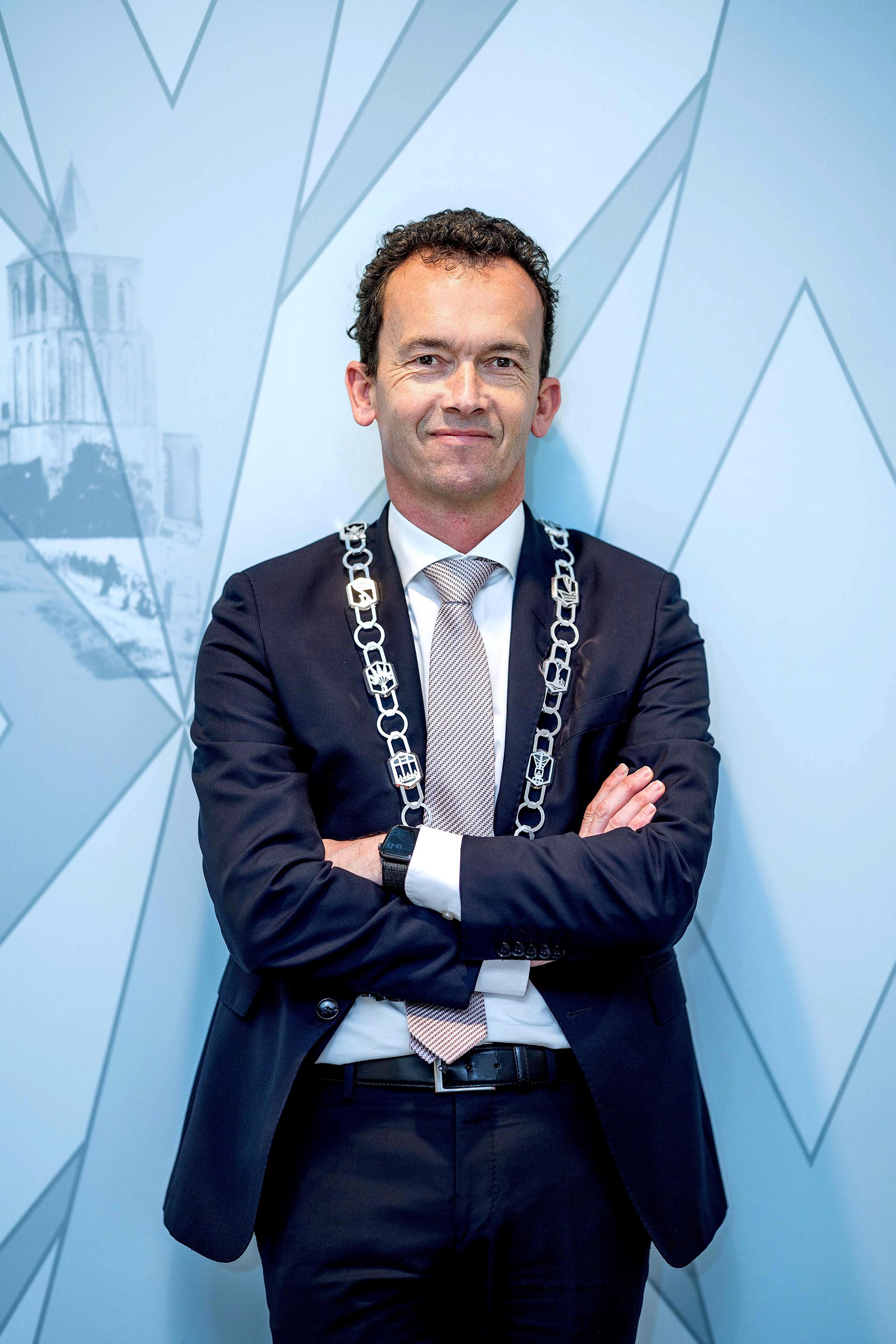 Burgemeester Lucien van Riswijk