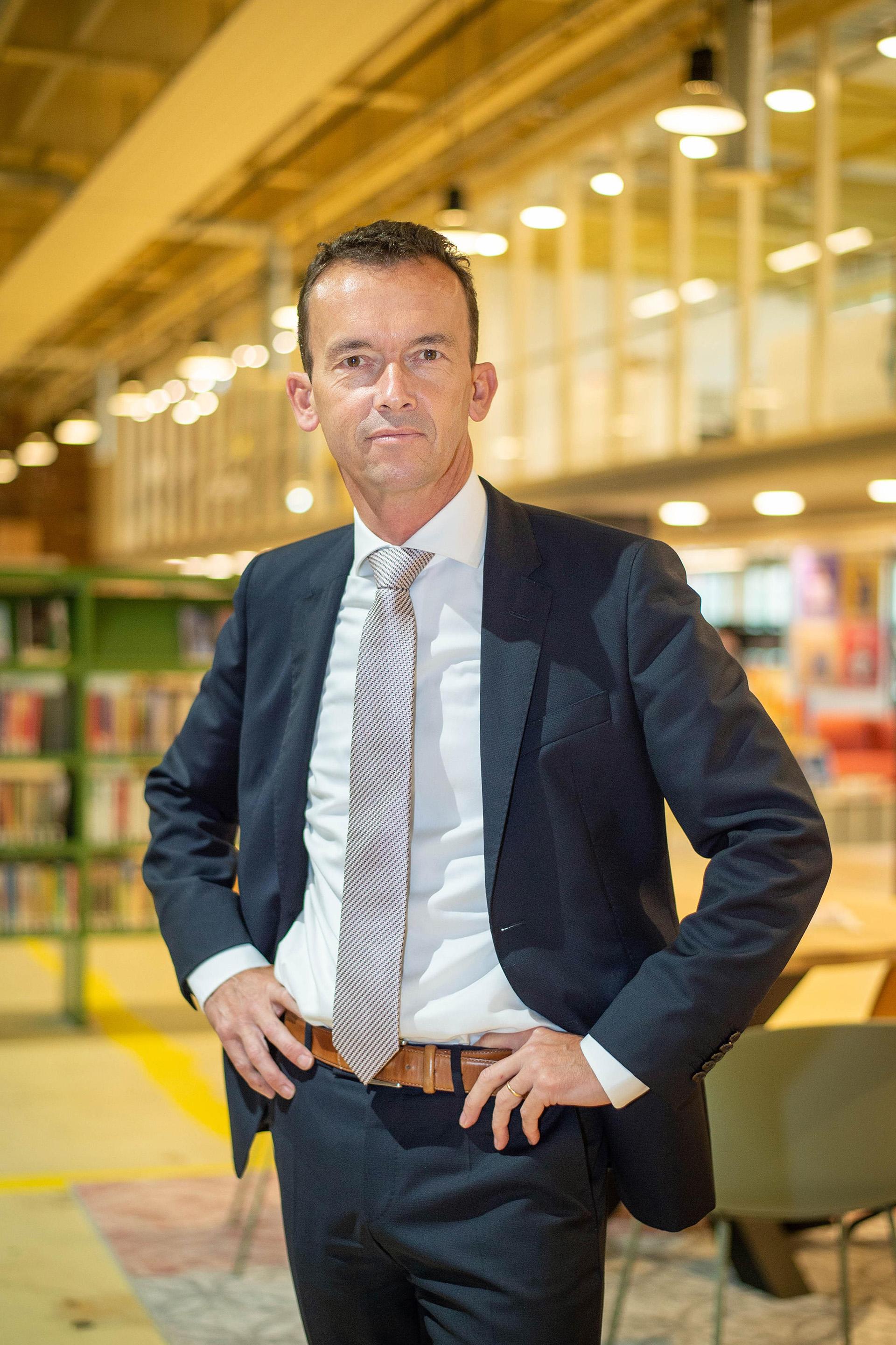 Burgemeester Lucien van Riswijk
