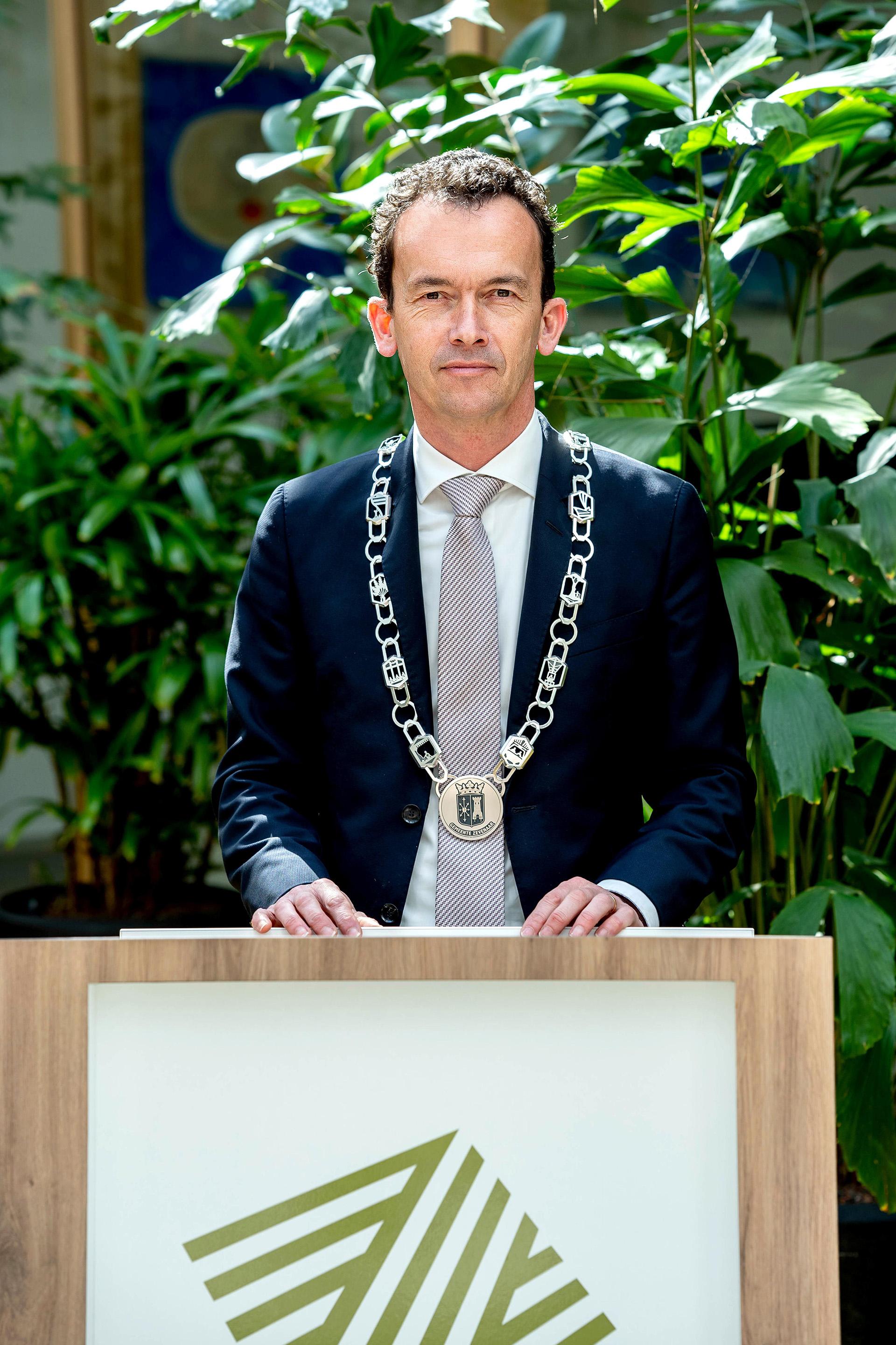 Burgemeester Lucien van Riswijk