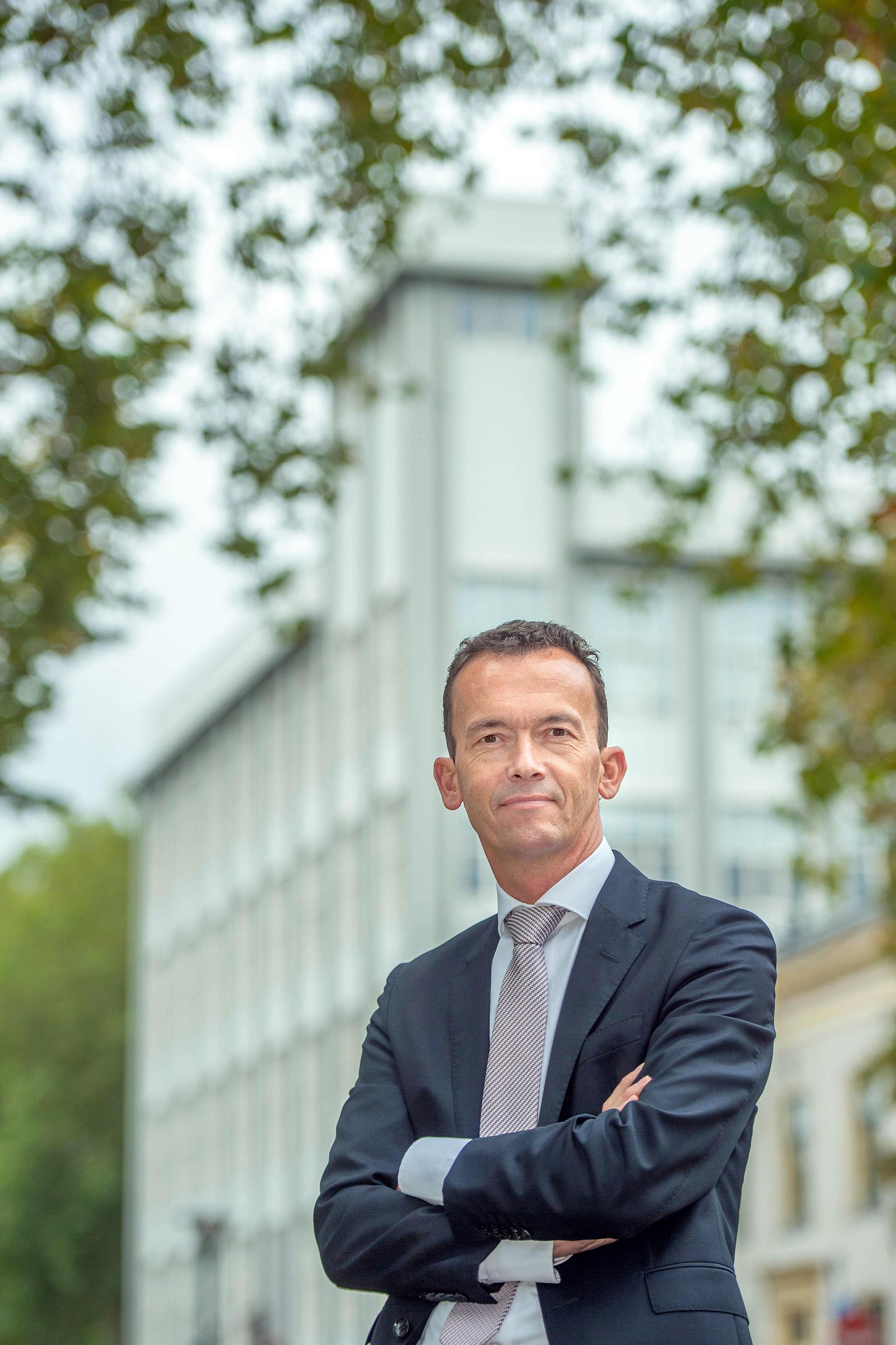 Burgemeester Lucien van Riswijk