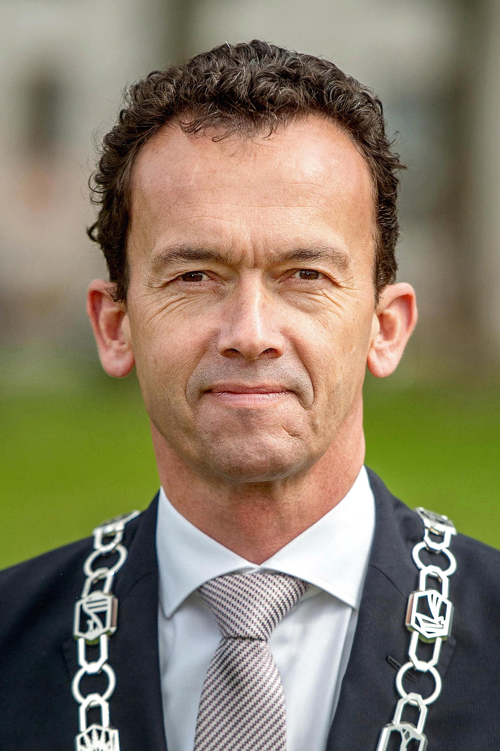 Burgemeester Lucien van Riswijk