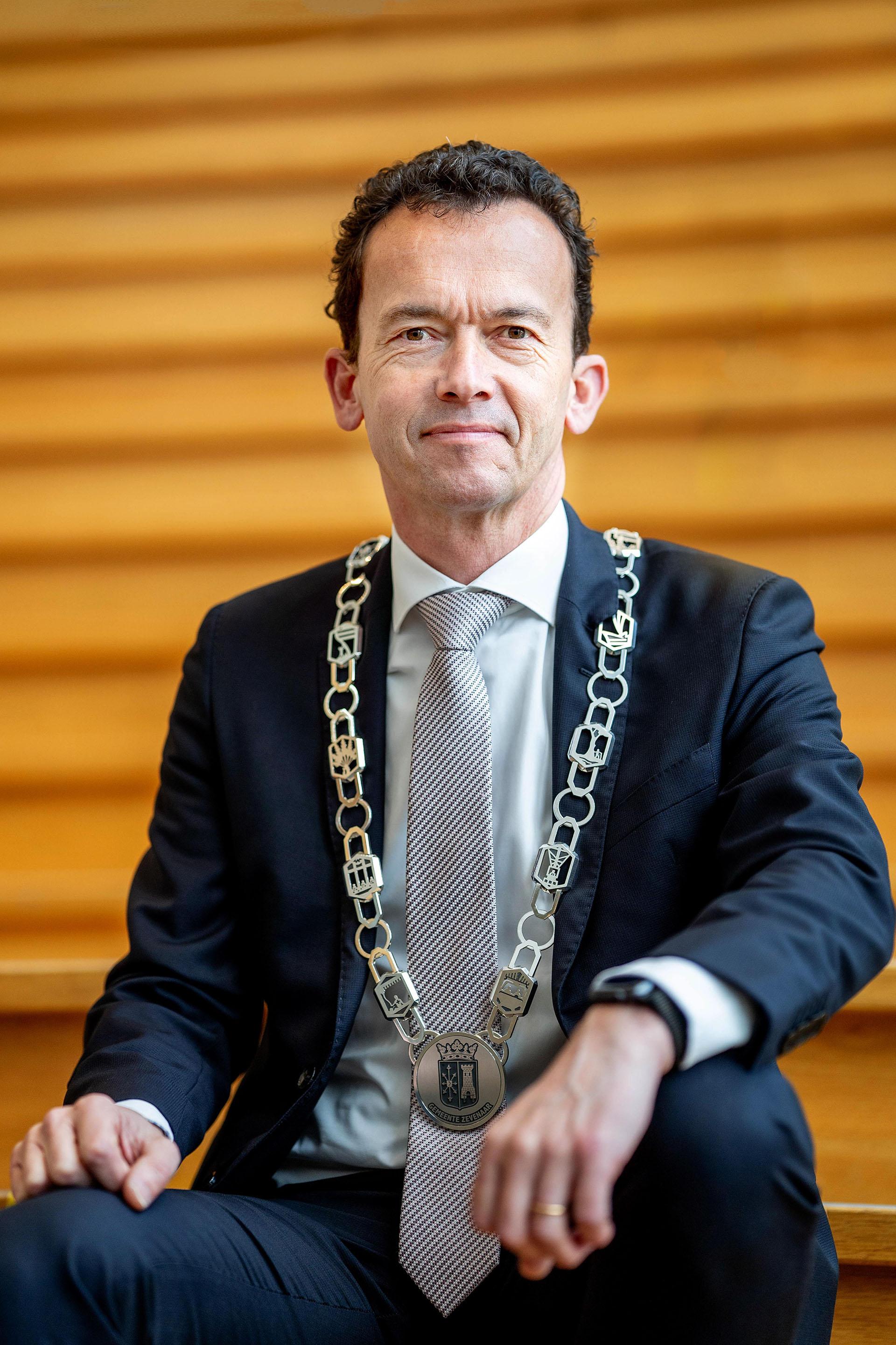 Burgemeester Lucien van Riswijk