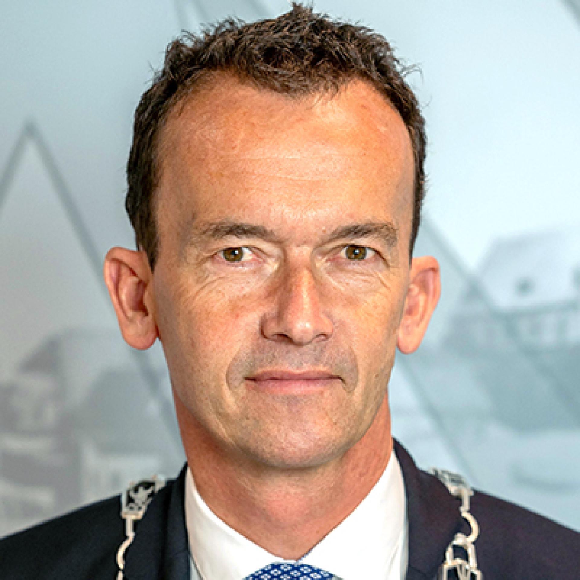 Burgemeester Lucien van Riswijk